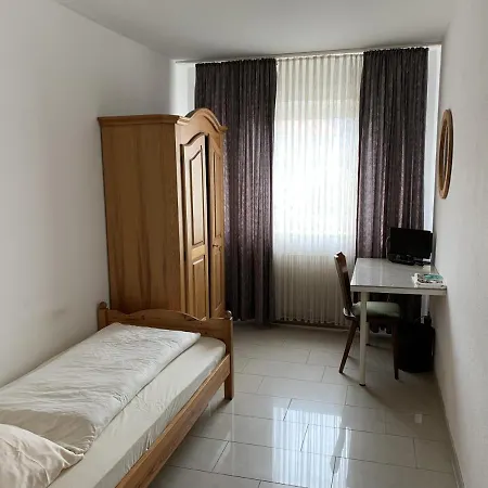 فندق City Hotel Dinslaken *
