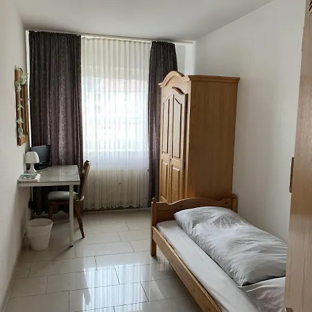 City Hotel Dinslaken * دينسلاكن