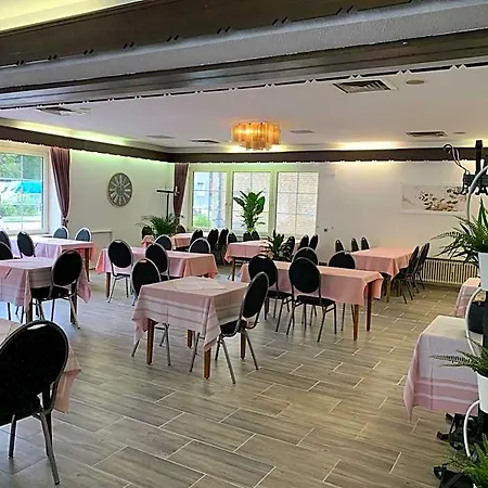 فندق City Hotel Dinslaken *